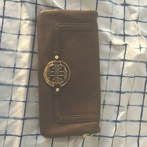 Tory Burch Convertible Clutch Bag Beige